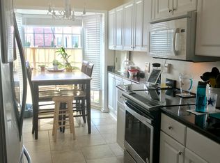 2800 Flagmaker Dr, Falls Church, VA 22042