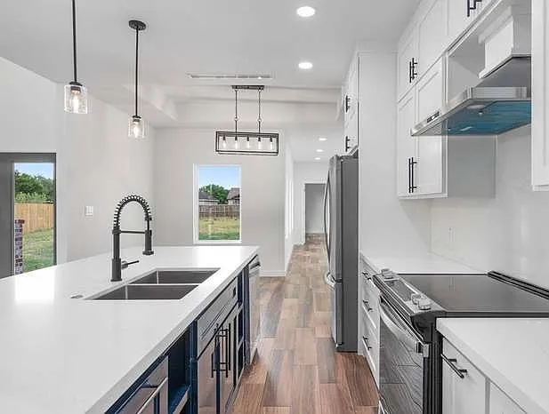 34669 Saint Simone Ave — Photo 9