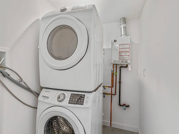 4th image of 2481 Ocean Ave #2B