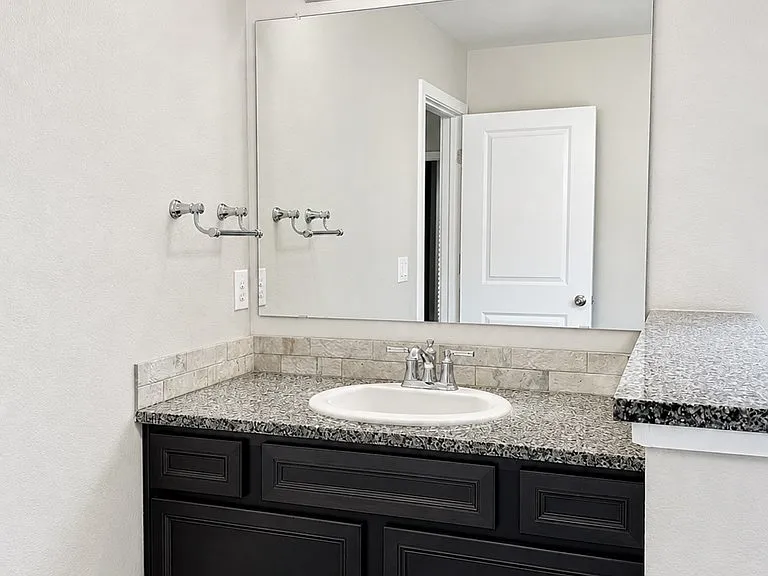 1212 Ash St — Photo 52