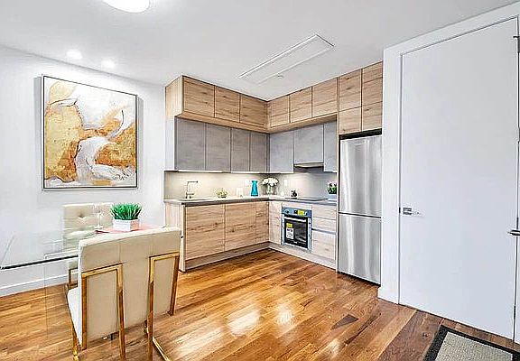 5th image of 748 Putnam Ave APT 3