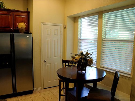 4th image of 10220 Benwick Dr