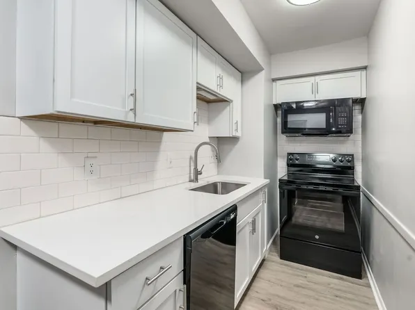 558 Riverview Dr APT H, Columbus, OH 43202