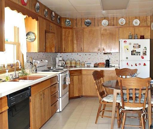 3rd image of 406 1st St