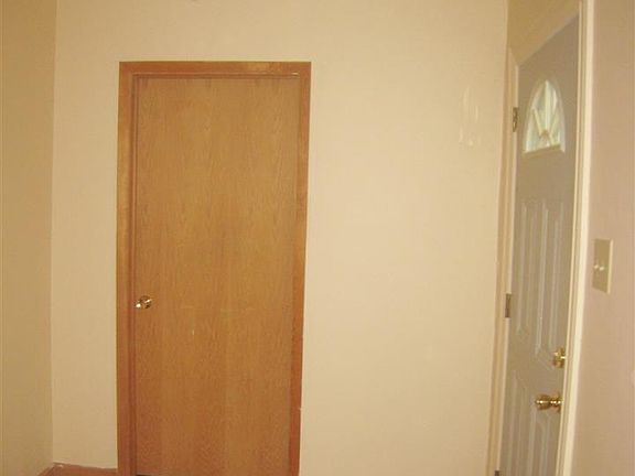 3rd image of 207 W Kilbuck St