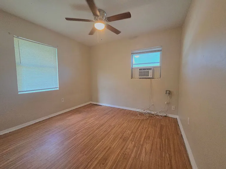 2248 Weber St — Photo 9