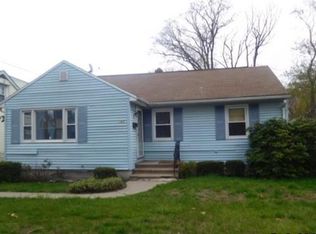 103 Huron St, Springfield, MA 01104