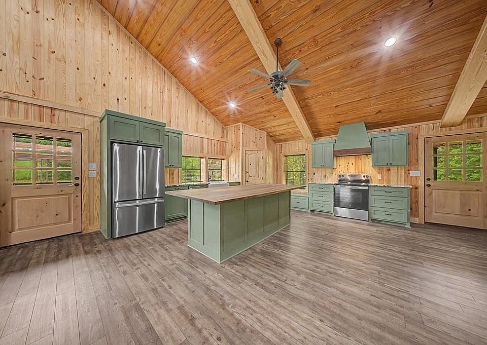 1st image of 445 Rana Brian Rd