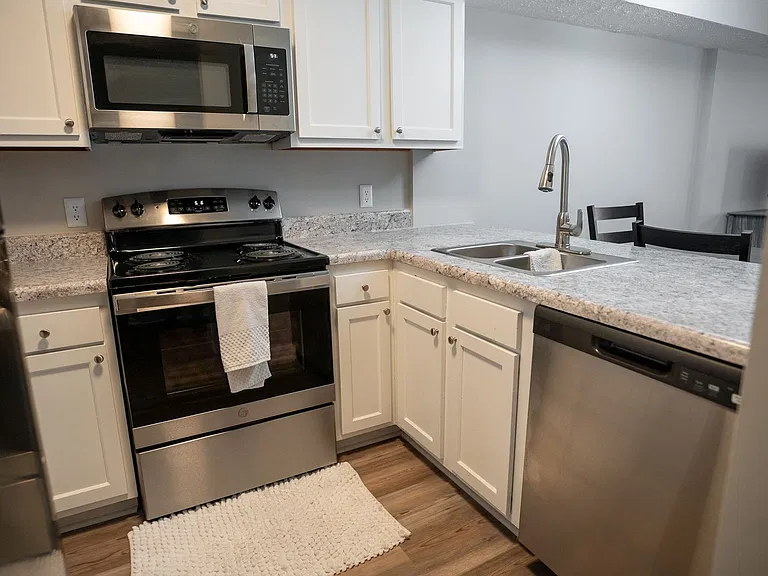 Carolina Place — Photo 6