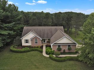 1960 Deerwood Cir, Dewitt, MI 48820