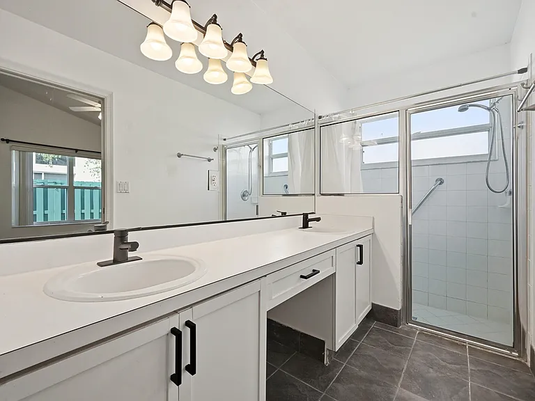 1852 Capeside Cir — Photo 27