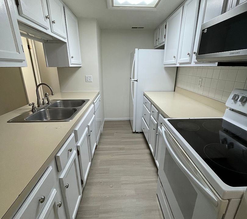 1st image of 900 N 21st St APT 2