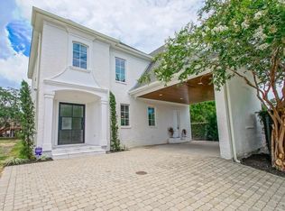 2 Rue Le Ville St, New Orleans, LA 70124