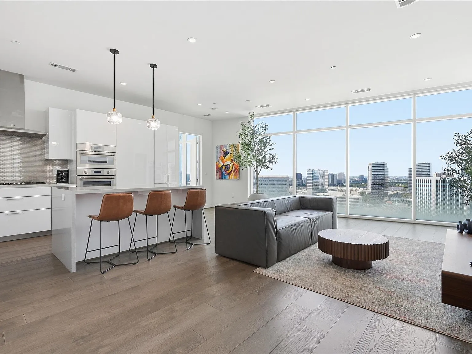 2 bed, 2.5 bath, 1539 sqft, $5,480 — Photo 3