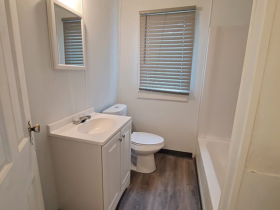 5th image of 523 Delaware Ave #2