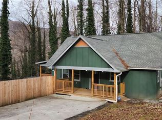 90 Ash Dr, Maggie Valley, NC 28751