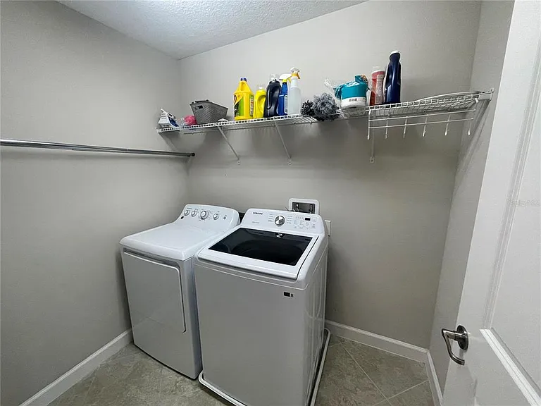 1596 Ludington Ave — Photo 38