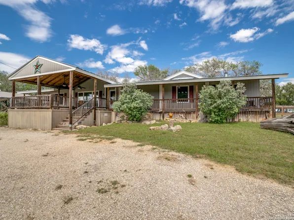 348 Private Road 1525, Bandera, TX 78003