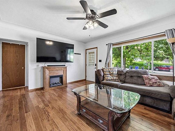 5th image of 21 36th Ave SW