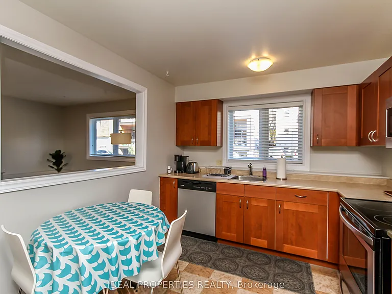 276 Carruthers Ave #A — Photo 8