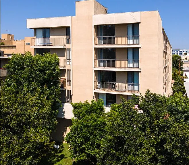 Parklane — Photo 14