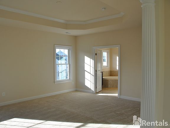 3rd image of 13781 Saint James Pl