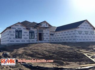 2021 Ridgeline Dr, Lincoln, NE 68512