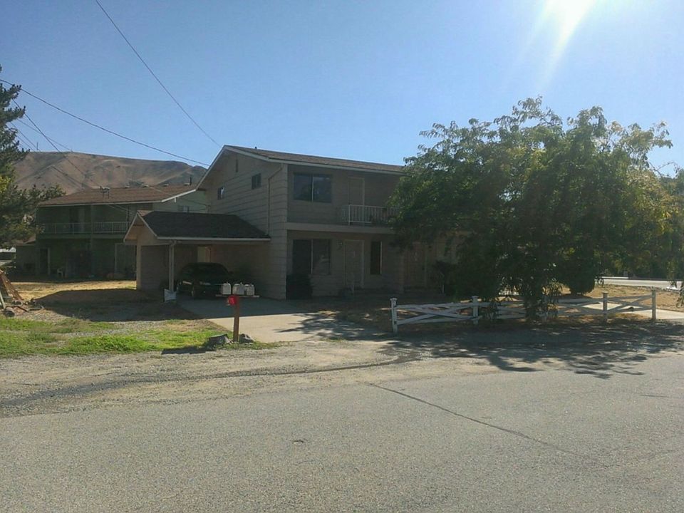 1st image of 190 2nd St SE