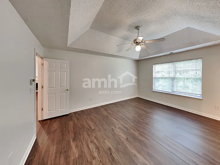 4238 Zephyrhills Dr NW — Photo 6