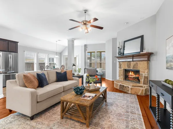 321 Turnstone Dr, Little Elm, TX 75068