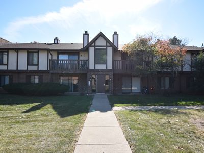 219 Uteg St APT G, Crystal Lake, IL, 60014
