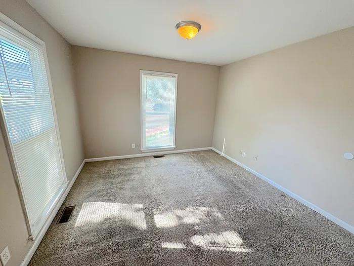 915 Green St #915 — Photo 17