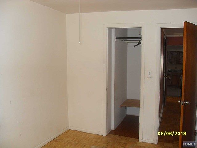 1st image of 156 Oliver St Floor 2