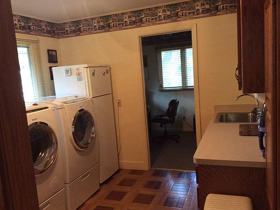 Laundry , sink, storage
