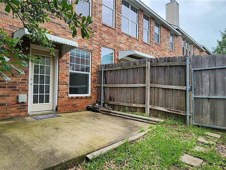 4307 Spring Hill Dr — Photo 33