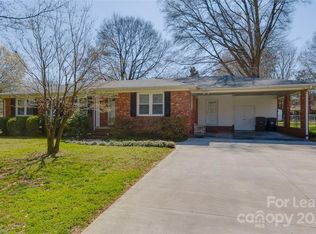 6305 Lynwood Dr NW, Concord, NC 28027