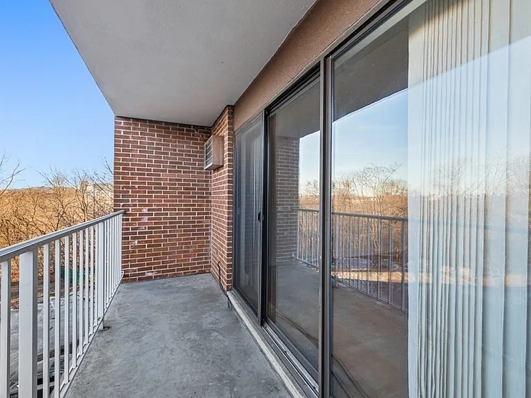 151 Coolidge Ave #303 — Photo 15