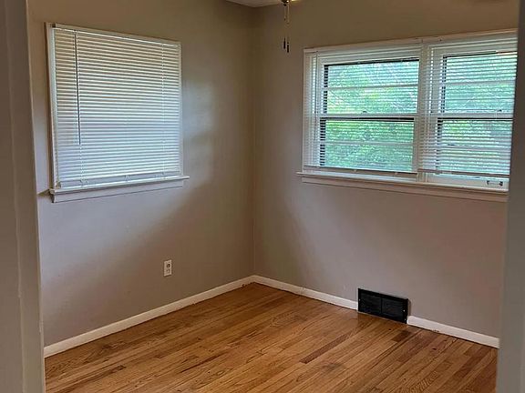 4th image of 11900 Criterion Ave