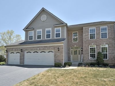 2700 N Wisteria Way, Barrington, IL, 60010