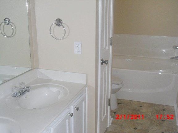 5th image of 3 Frank James Dr
