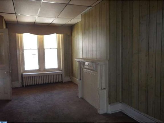 3rd image of 3122 W Montgomery Ave