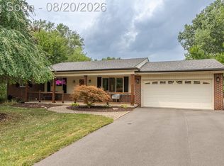 428 Carter Dr, Troy, MI 48098