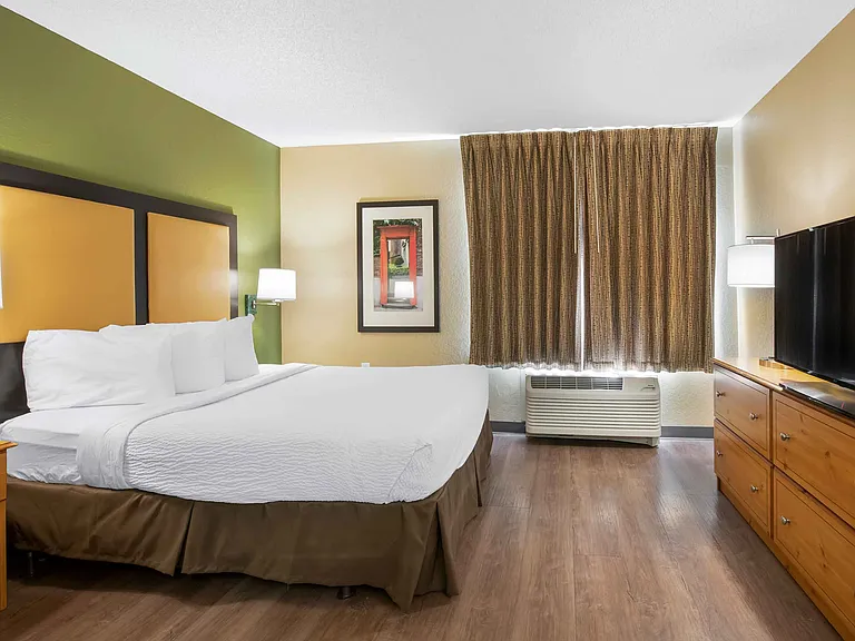 Studio Suite - 1 Queen Bed