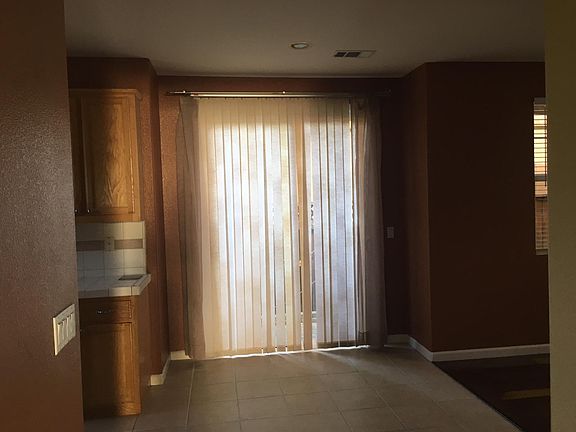5th image of 3940 Hampden Ct
