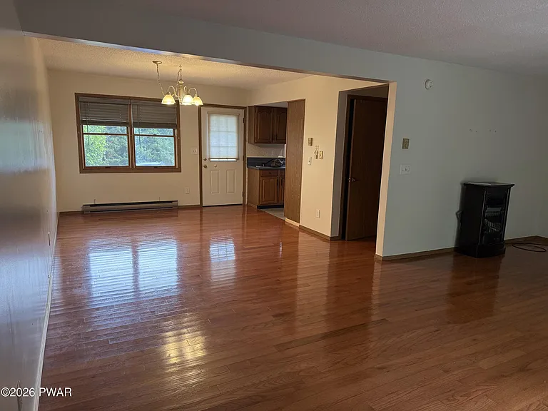 110 Wheatfield Dr — Photo 3