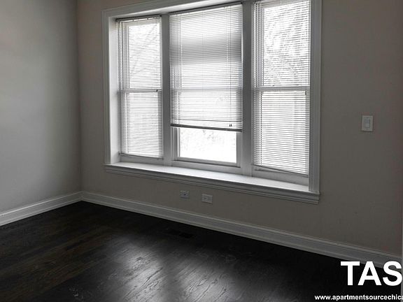 3rd image of 2533 N Rockwell St #2