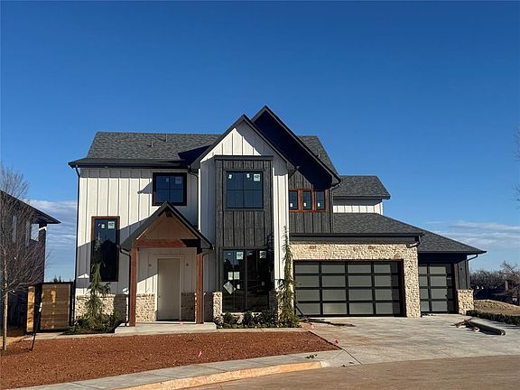 2nd image of 2009 Colonial Way