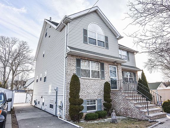 3rd image of 95 Galloway Ave