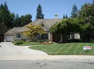2509 E Harvard Ct, Visalia, CA 93292