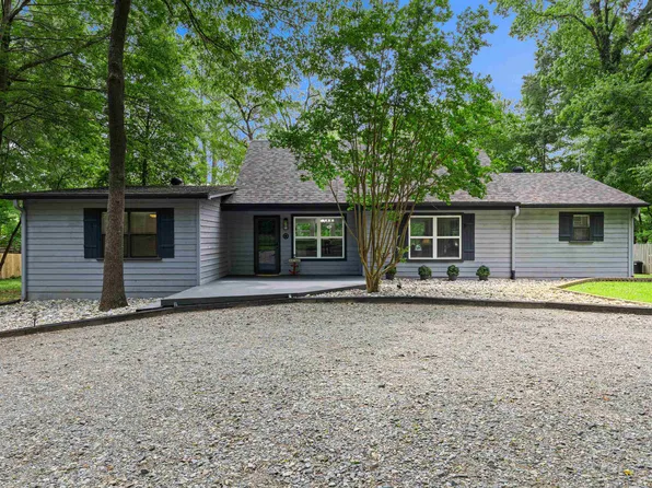 1073 S Lake Dr, Gladewater, TX 75647